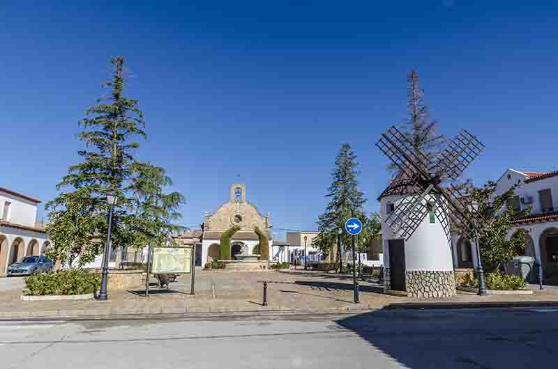 Cuenca - Mota del Cuervo 05 - plaza Santa Rita.jpg